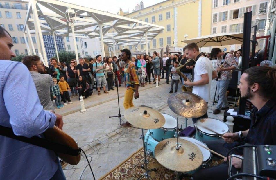 Concert sur la Place de l’Équerre. ©Annabelle Lhuillier-Bonnal